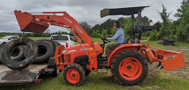 Kubota L2501 Tractor